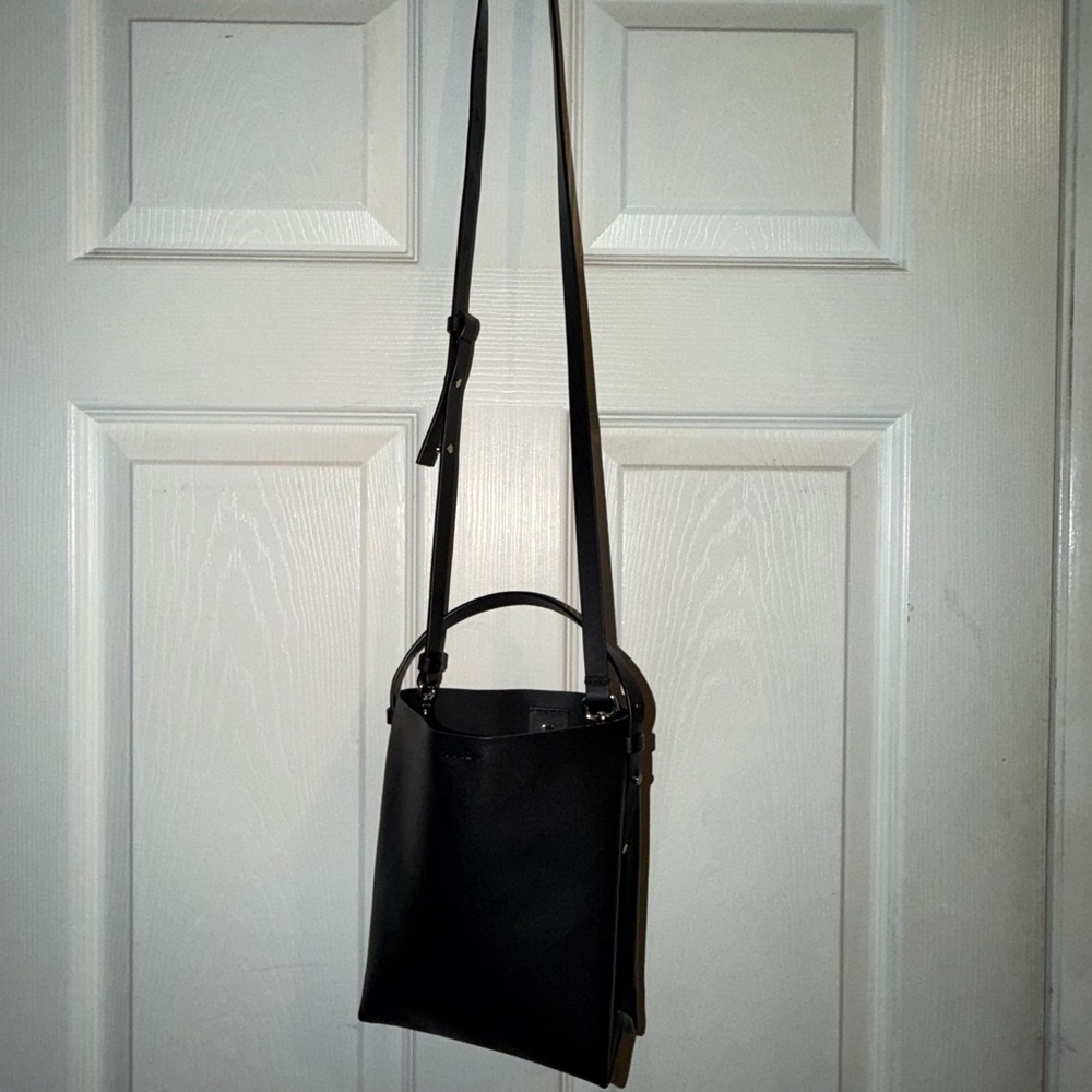 COS Black Leather Men's/Women‘s Messenger Bag